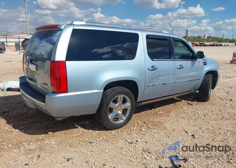 2011 Cadillac Escalade Esv Platinum Edition z USA, uszkodzony, nr VIN 1GYS4KEF0BR391553